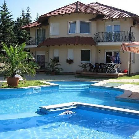 Happy Sun Medences Apartman Siofok Dış mekan fotoğraf