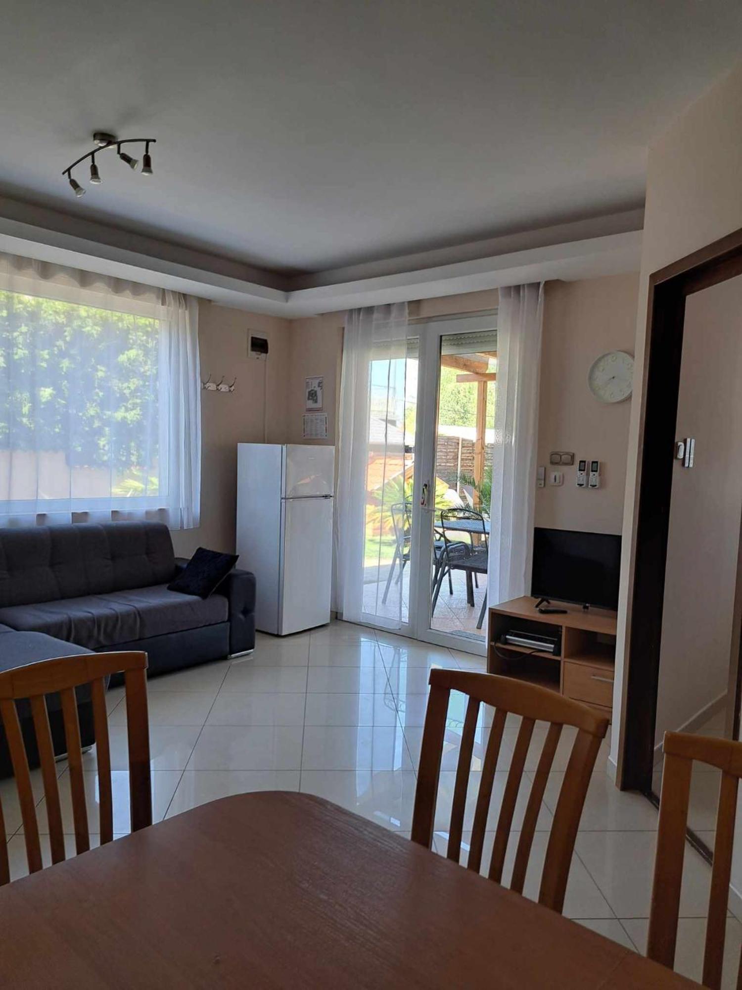 Happy Sun Medences Apartman Siofok Dış mekan fotoğraf