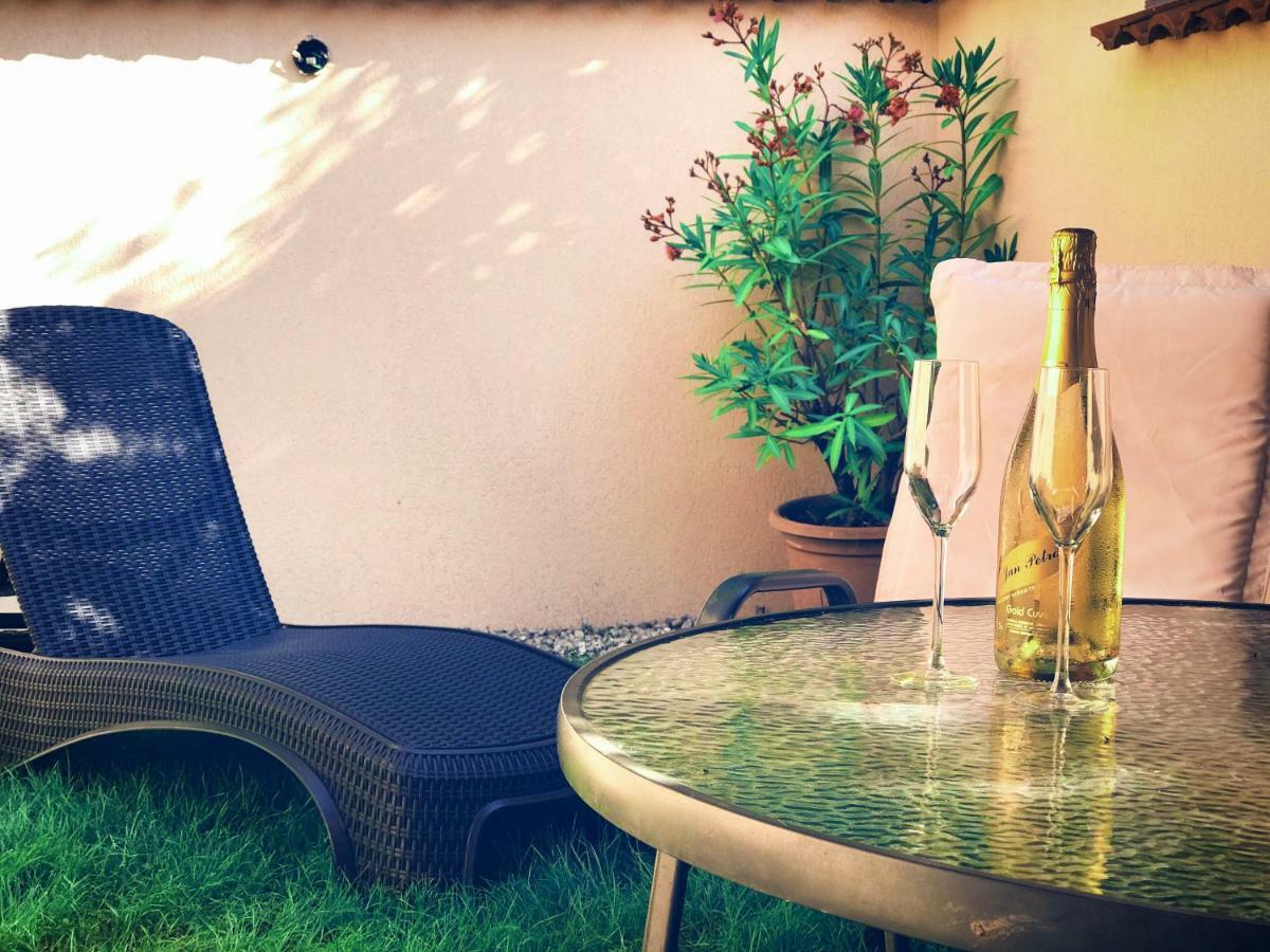 Happy Sun Medences Apartman Siofok Dış mekan fotoğraf